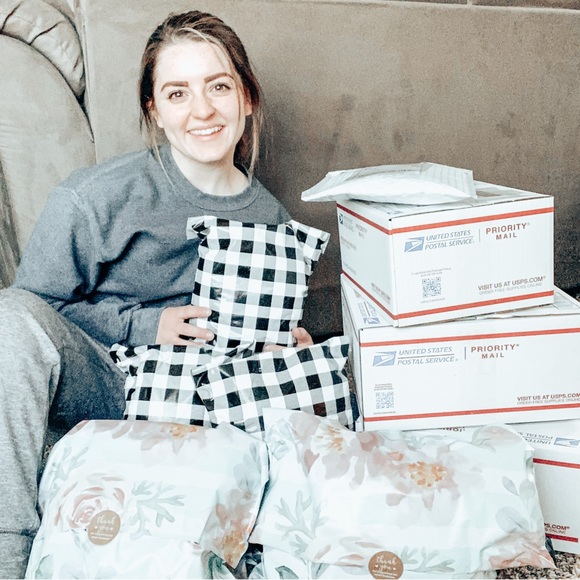 Meet The Posher 🎉 - Picture 5 of 8